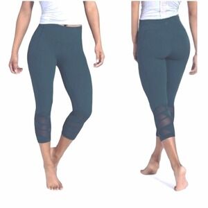 𝅺ATHLETA Mantra Mesh Capri Leggings XS Green